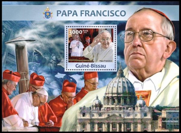 GUINEA BISSAU/SELLOS, 2013 - PAPA FRANCISCO - HOJITA - NUEVO