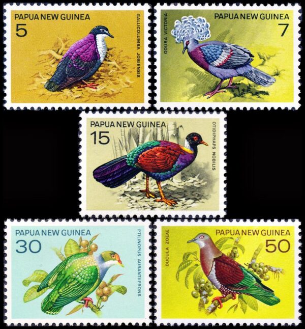 PAPUA NUEVA GUINEA/SELLOS, 1977 - FAUNA - AVES - RAZAS DE PALOMAS - YV 323/26 - 5 VALORES - NUEVO - MINT